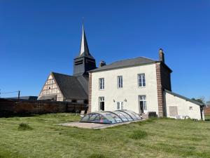Billede fra billedgalleriet på Presbytère avec piscine chauffée i Bosc-Geffroy