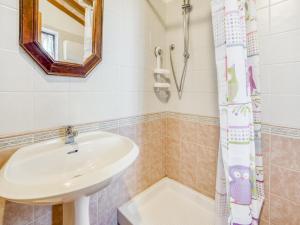 A bathroom at Lovely Apartment in Citerna with Swimming Pool