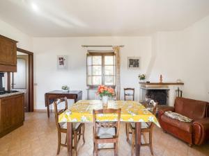 A seating area at Lovely Apartment in Citerna with Swimming Pool