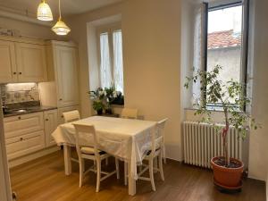 Kuchyň nebo kuchyňský kout v ubytování Lucca Center, Quiet, Large and Fine Apartment,