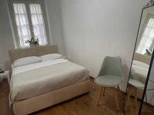 Postel nebo postele na pokoji v ubytování Lucca Center, Quiet, Large and Fine Apartment,