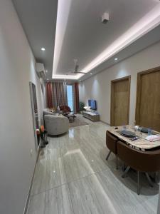 Billede fra billedgalleriet på 1BHK Luxurious Apartment Muscat bousher i Muscat
