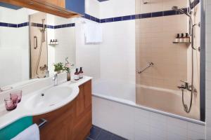 Avani Museum Quarter Amsterdam Hotel - previously NH Amsterdam Museum Quarter的一间浴室
