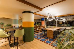 Avani Museum Quarter Amsterdam Hotel - previously NH Amsterdam Museum Quarter的休息区