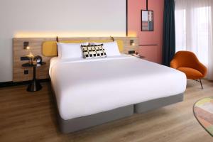 Avani Museum Quarter Amsterdam Hotel - previously NH Amsterdam Museum Quarter客房内的一张或多张床位