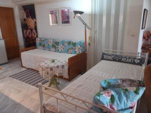 Postel nebo postele na pokoji v ubytování Στουντιο στο Πανοραμα