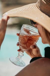 Nápoje v ubytování Athera Suites Mykonos