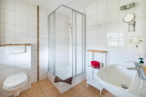 Koupelna v ubytování Gasthaus & Pension "Zur Schaabe"