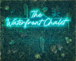 Billede fra billedgalleriet på Lakefront HGTV Home-3Bed3BathDockFirepit-12PP i Lake Ozark