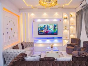 Posezení v ubytování Lekki 3 Bedrooms Furnished Home Ensuite Stylish & Comfortable