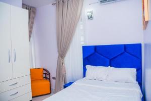 Katil atau katil-katil dalam bilik di Lekki 3 Bedrooms Furnished Home Ensuite Stylish & Comfortable