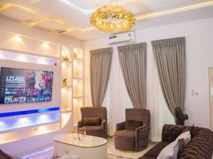 Ruang duduk di Lekki 3 Bedrooms Furnished Home Ensuite Stylish & Comfortable