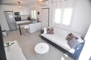 Η κουζίνα ή μικρή κουζίνα στο Zennova #29 Vourvourou Garden Family House