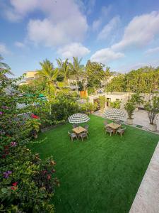 Aed väljaspool majutusasutust A Luxury Residance in DHA, Karachi