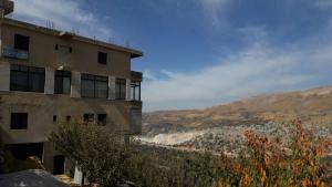 Природа в окрестностях отеля для свиданий +2 фотографии