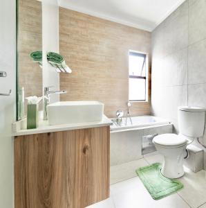 Ένα μπάνιο στο Green Paradise