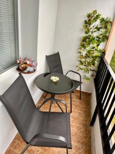 Χώρος καθιστικού στο Cozy Home 2 Bedroom apartment