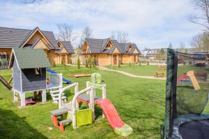 Ο χώρος παιχνιδιού για παιδιά στο Domki Gawra z Jacuzzi