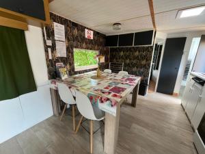 Cucina o angolo cottura di Gite "home" - piscine