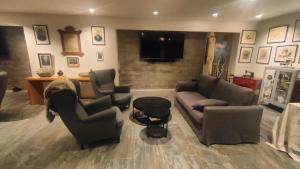 A seating area at Glacier World - Hoffell Guesthouse