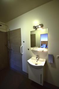 A bathroom at Glacier World - Hoffell Guesthouse