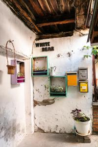 Fotografie z fotogalerie ubytování White Bear 1663 Zemun Oldest House Apartment v destinaci Zemun