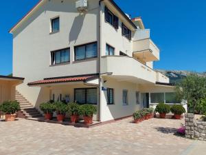 Budynek, w którym mieści się apartament