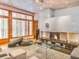 Posezení v ubytování Holiday Home Koukunmaja by Interhome