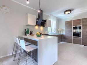 Kuchyň nebo kuchyňský kout v ubytování Apartment Nina by Interhome