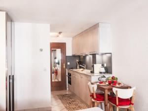 Kuchyň nebo kuchyňský kout v ubytování Apartment Haus Bellevue-7 by Interhome
