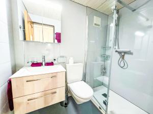 Koupelna v ubytování Apartment Haus Bellevue-7 by Interhome + 11 fotografií
