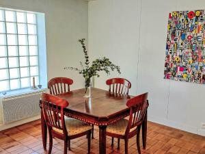Φωτογραφία από το άλμπουμ του Apartment La Quiètude by Interhome σε Le Beausset