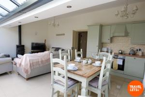 Cucina o angolo cottura di Atlantic View Retreat