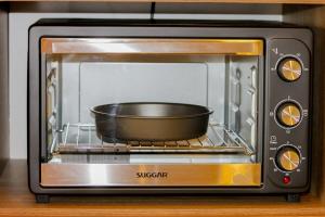 Una cocina o cocineta en Modern studio, with Alexa automation