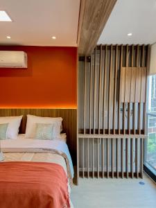 Una cama o camas en una habitación de Modern studio, with Alexa automation