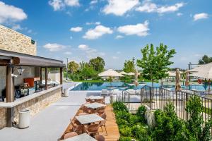 Bazén v ubytování Ayala by Isrotel Collection nebo v jeho okolí