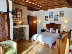 Posteľ alebo postele v izbe v ubytovaní Le Douet Fleury - Chambre d'Hôtes et Gîtes