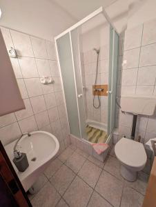Koupelna v ubytování Apartments in Zalakaros 35286