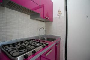 A kitchen or kitchenette at M247 - Marcelli, nuovo bilocale con terrazzo e garage