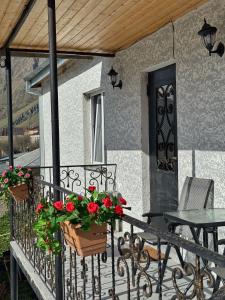 Svalir eða verönd á Hotel Elia Kazbegi