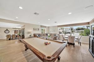 Gallery image of 4BD4BA LuxuryHot TubYard - June July 2027 in San Clemente