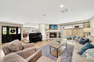 Gallery image of 4BD4BA LuxuryHot TubYard - June July 2027 in San Clemente