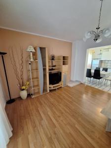 Kuchyň nebo kuchyňský kout v ubytování APARTMANI LANA