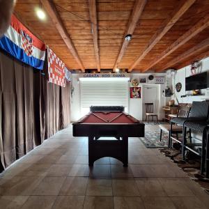 Biliár nebo kulečník v ubytování APARTMANI LANA