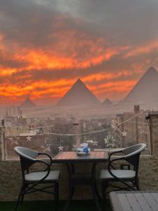 Üldine mäevaade või majutusasutusest Linda Pyramids view pildistatud vaade