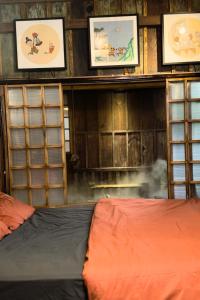 Giường trong phòng chung tại Thỏ Non Garden - Bảo Lộc Center 02