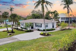 Κήπος έξω από το Beach Road Bungalow