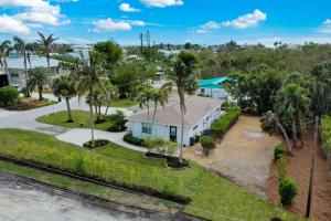 Πισίνα στο ή κοντά στο Beach Road Bungalow