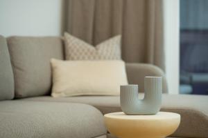 Χώρος καθιστικού στο City Center Suite with Private Garage