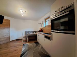 Η κουζίνα ή μικρή κουζίνα στο Apartment Daniela-7 by Interhome